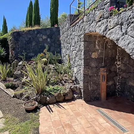Il Palmento Dell'etna Villa